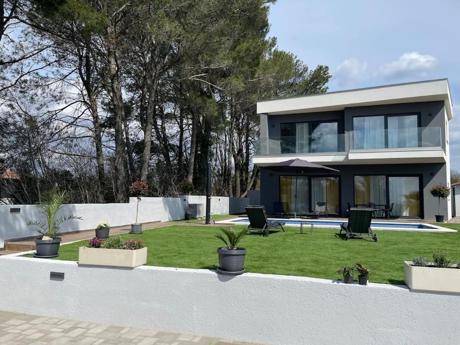 Villa Sara Juršići Dış mekan fotoğraf